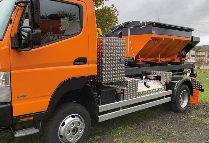 Mercedes Benz Fuso Fahrgestell mit Winterausrüstung von Epoke aus Osthessen